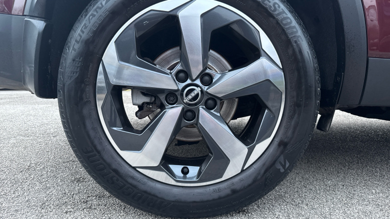 Nissan Qashqai 1.3 DiG-T MH N-Connecta 5dr Petrol Hatchback